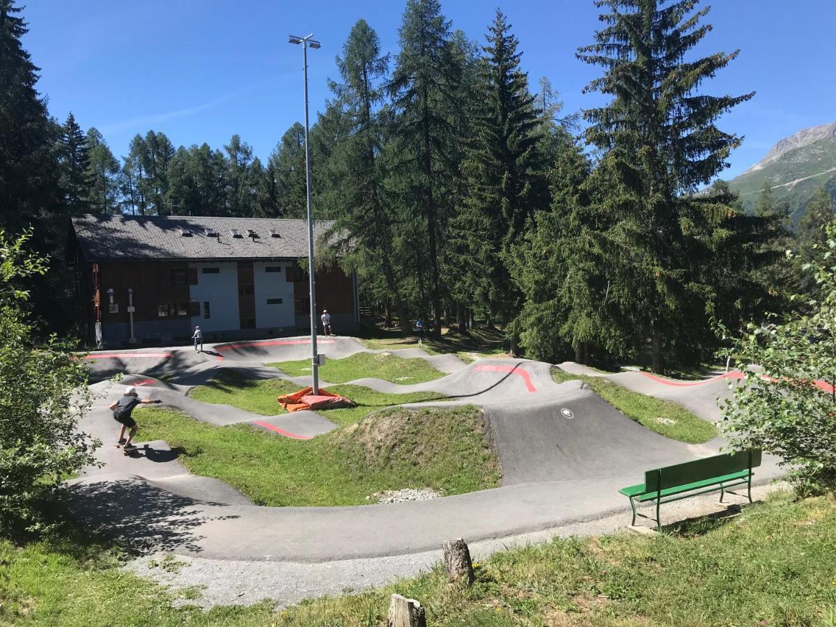 Laerchenwald Lodge Bellwald Bagian luar foto